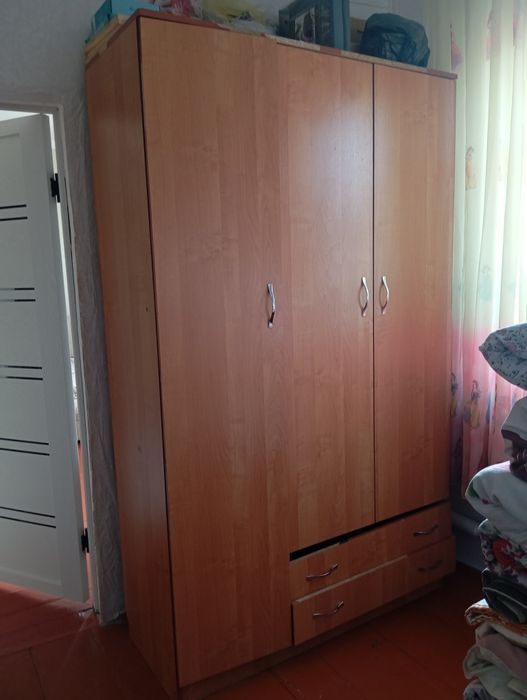 Продам Шифонер в спальню