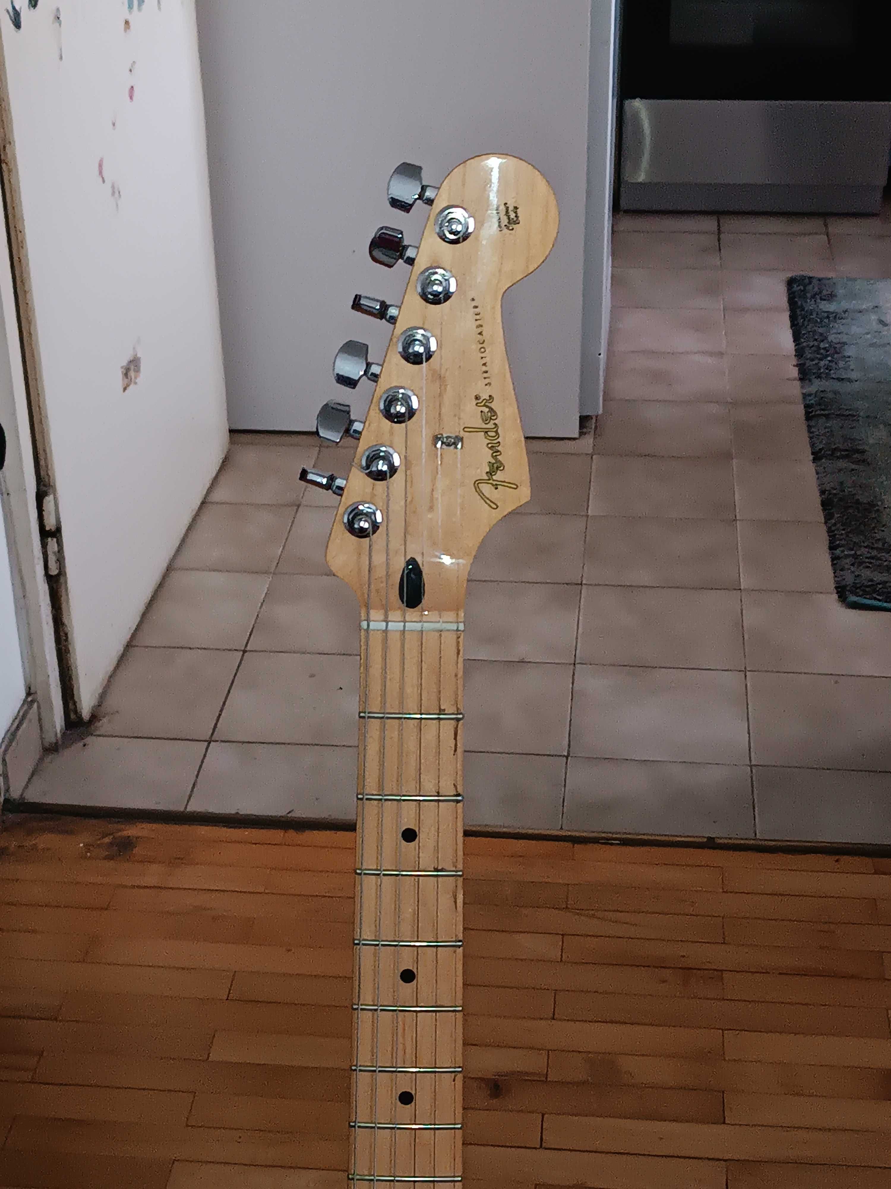 Продавам Fender Strat SSH и Ibanez Blue Reef Gradation
