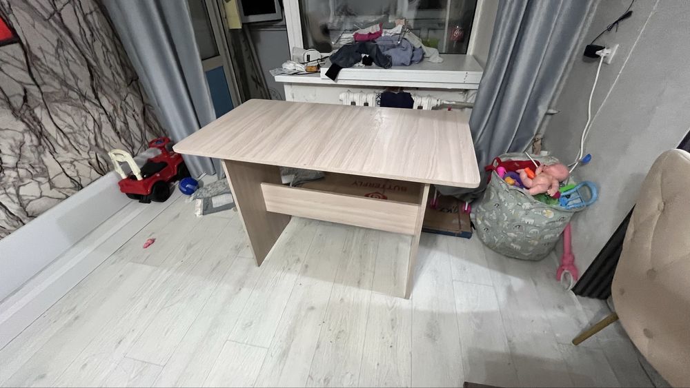 Продам стол 10 тысяч