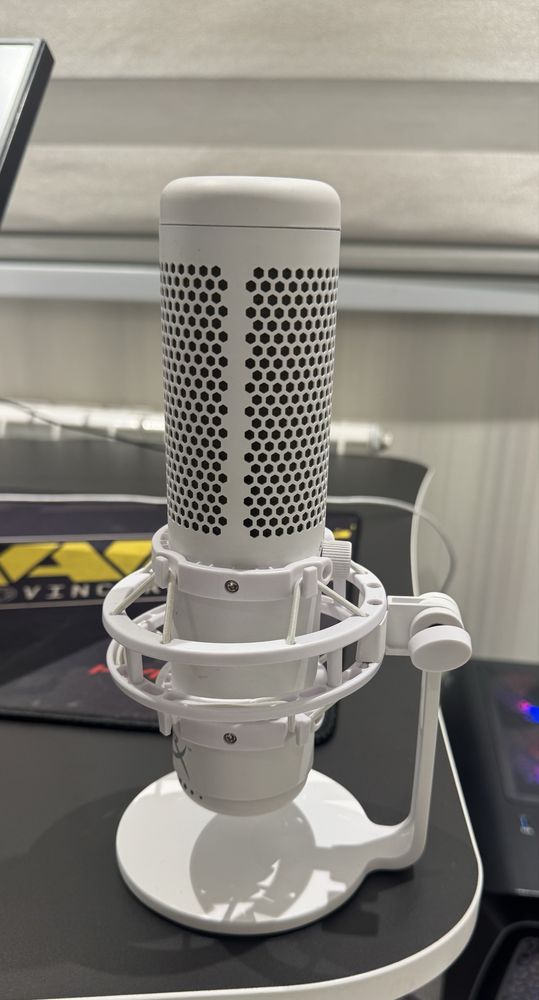 Микрофон Quadcast s