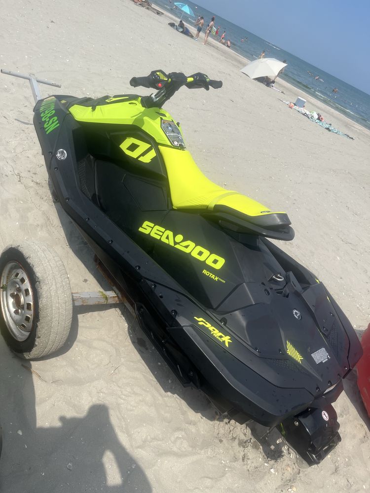Skijet BRP Seadoo Spark Trixx 2023 in garantie + peridoc Navio 2024