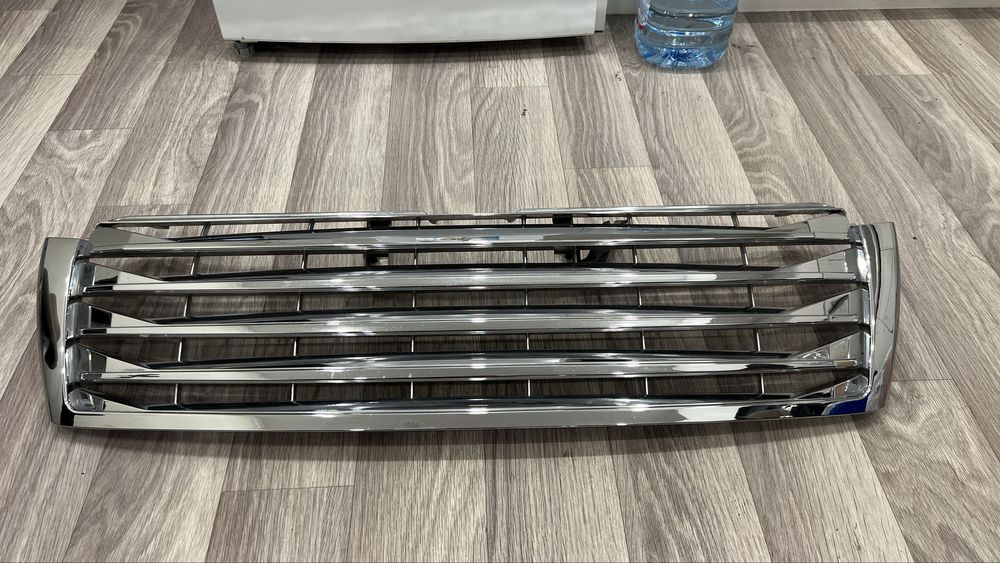 Продам решетку радиатора на Прадо 2010 г.в.