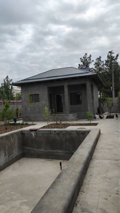 Dacha dala hovli sotiladi