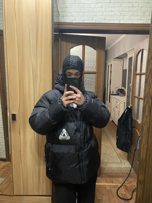 Продам куртку PALACE