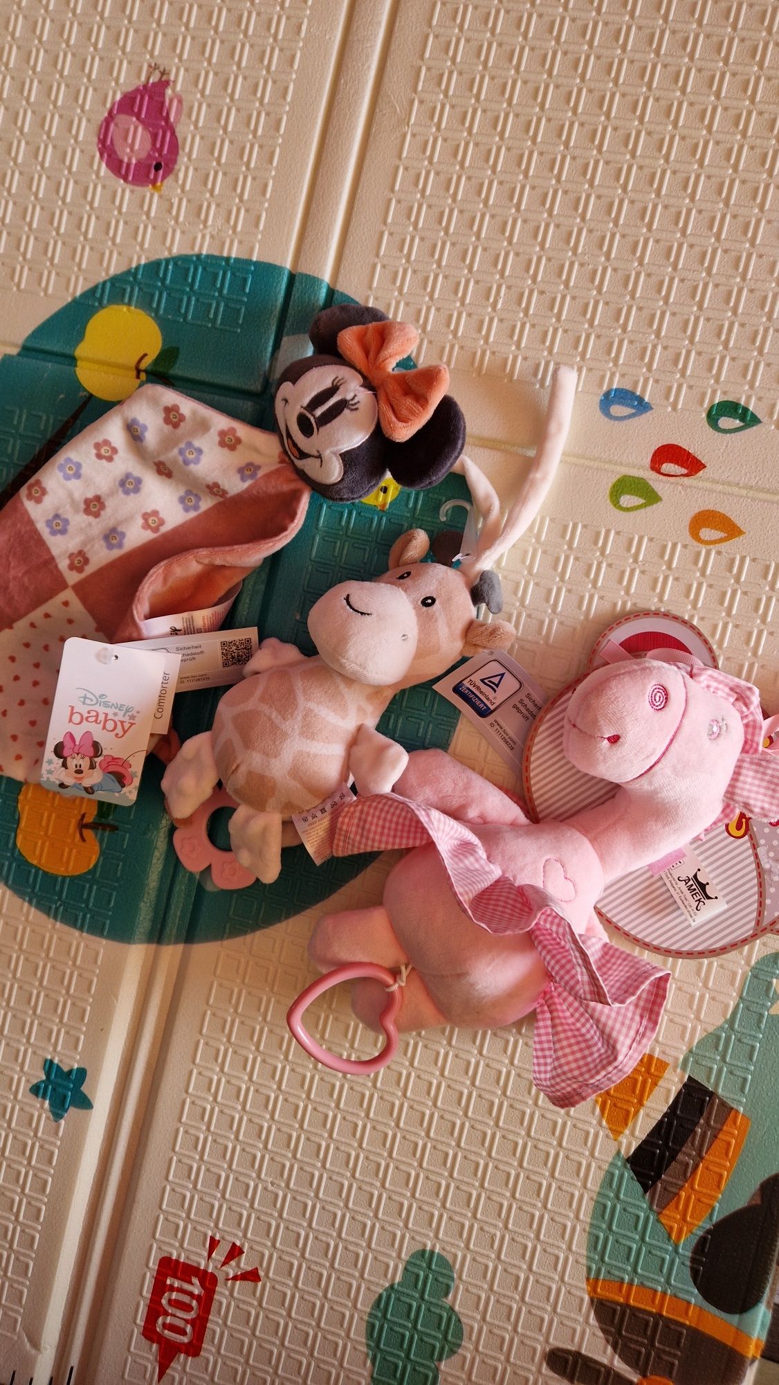 Лот нови бебешки играчки