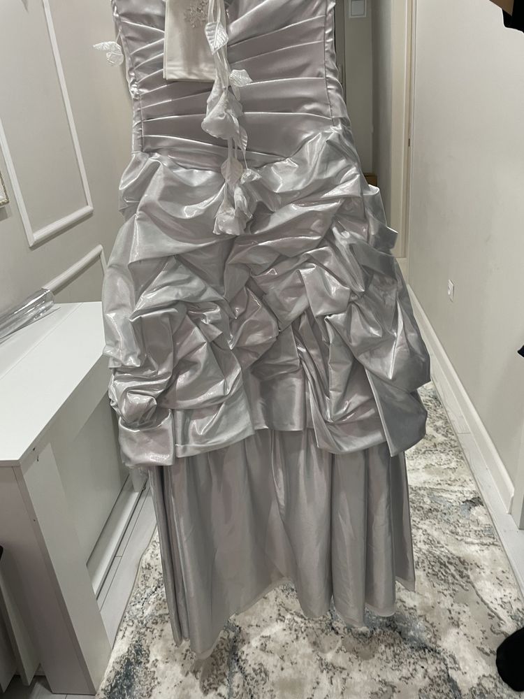 Свадебное платье и ботинка 38 размера