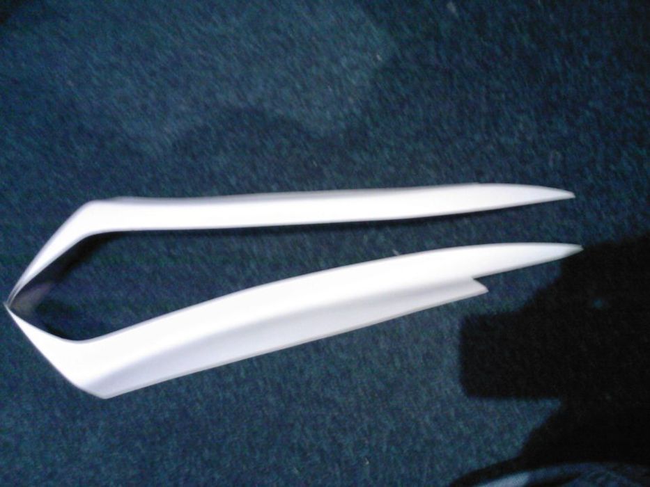 pleoape faruri cielo