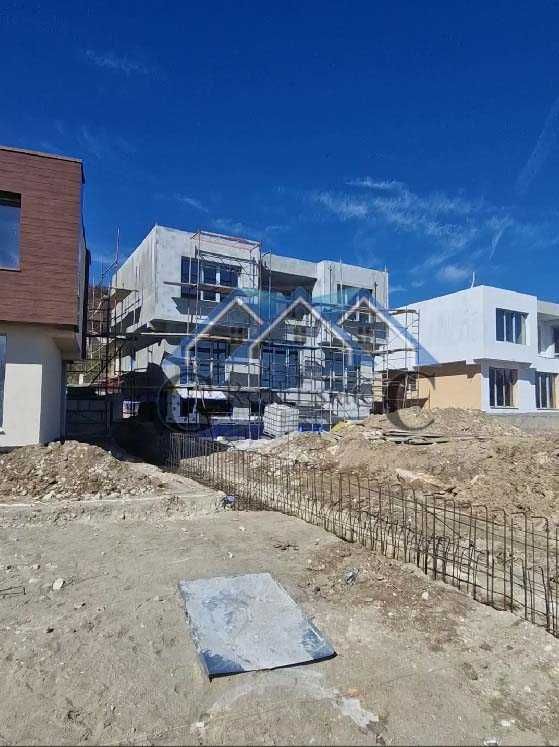 Къща 240м2, двор 520м2, 350000 евро, Акчелар