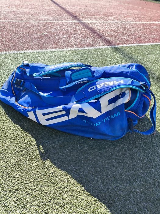 Продавам запазени сакове за тенис на корт.