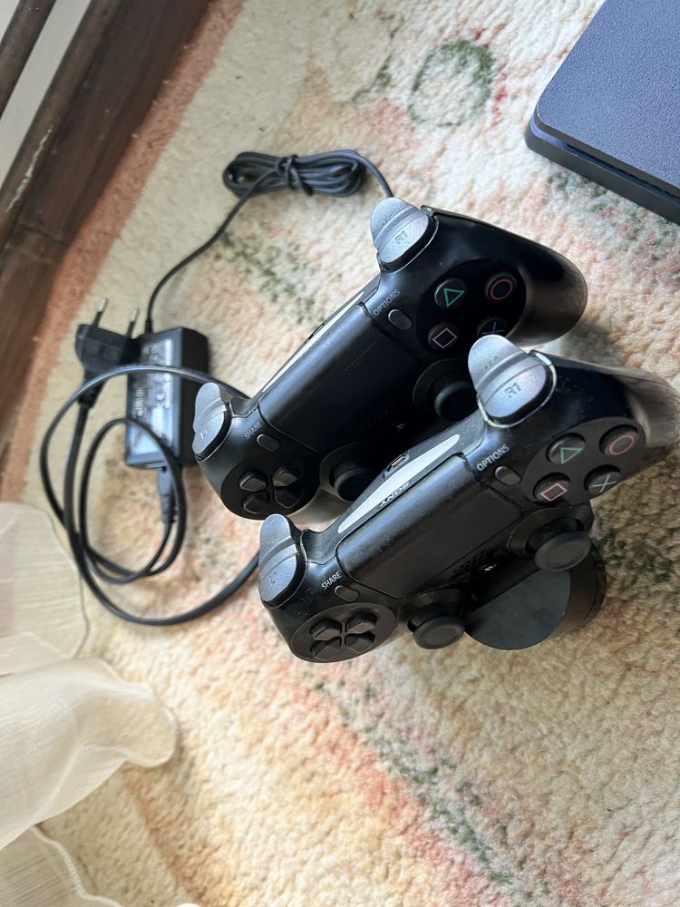 Play Station PS4 silm 1Tb