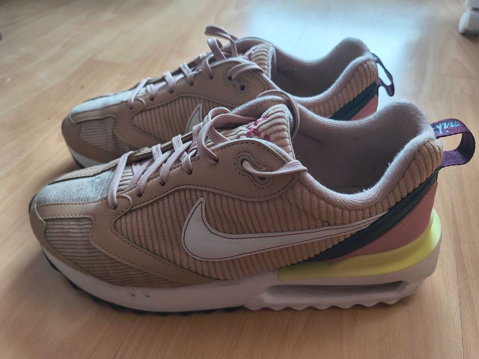 Дамски маратонки на Nike, р.39.