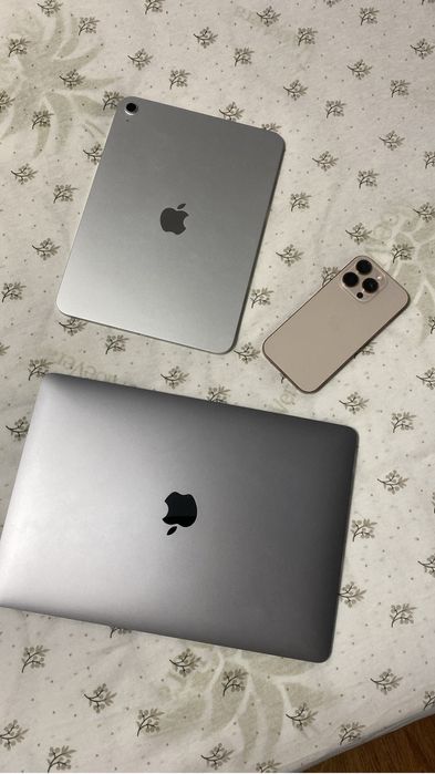 Vând iphone 16 pro