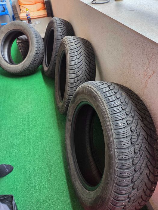 Anvelope iarnă Nokian WR SUV 4 XL 215/65 R17 – DOT 3821 – stare bună