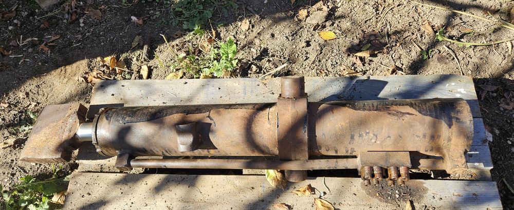 Vând cilindru hidraulic