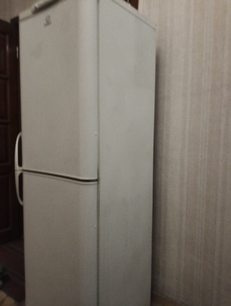 Холодильник б/у рабочая