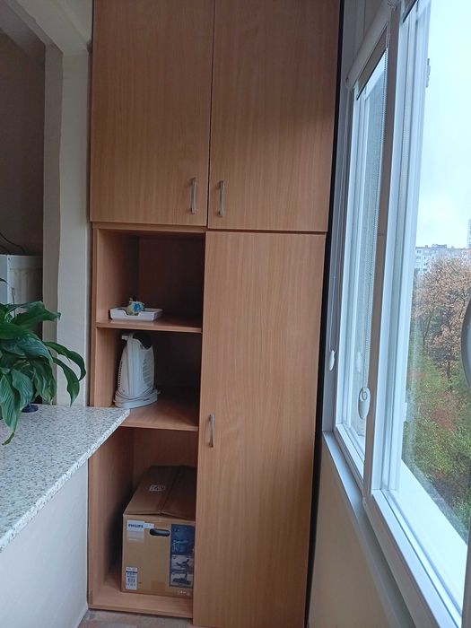 шкаф от 2 самостоятелни части-160х90х60 и 100х90х60