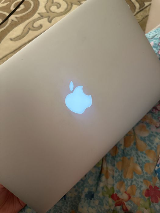 Macbook air 11inch