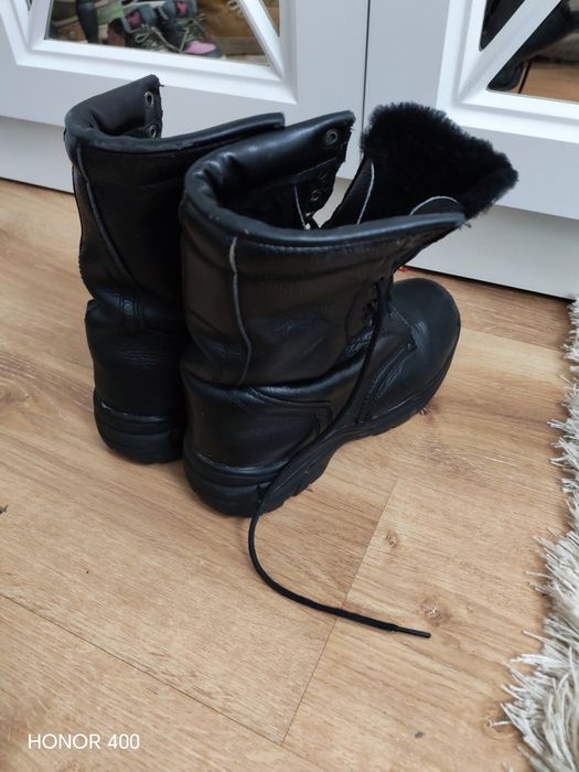 Продам зимние ботинки