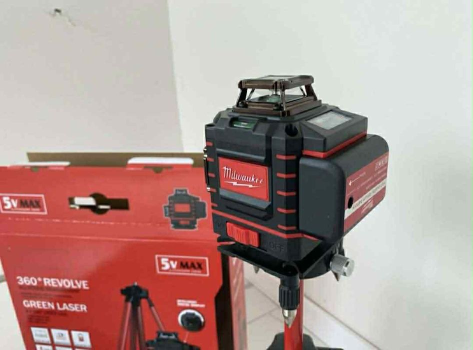 Самонивелиращ Акумулаторен Лазерен Нивелир Milwaukee Милуоки 4D