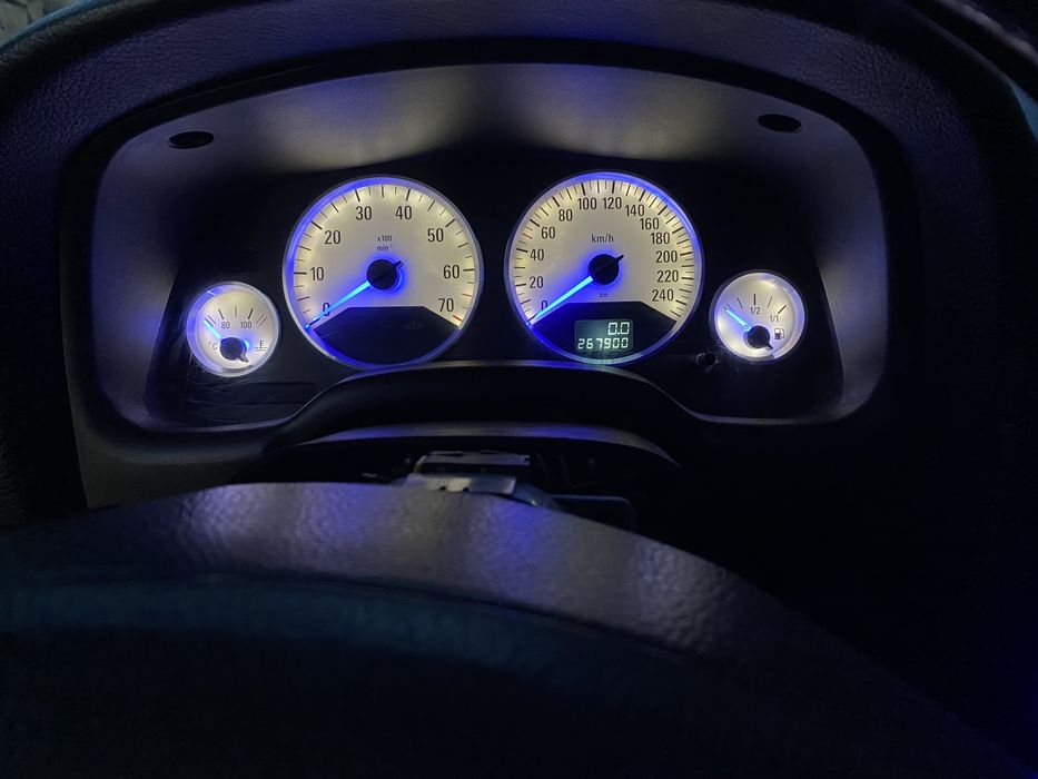Vand ceasuri  de bord opel astra g 1.6 benzina