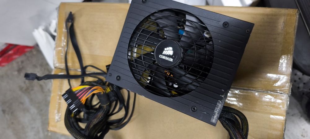 Sursa Corsair Professional Series HX1050 80 PLUS Gold