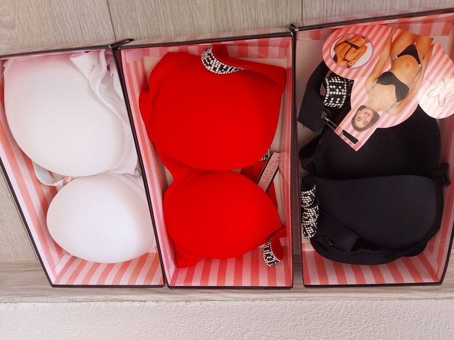 Vând set Victoria's Secret, chiloti ck și Tommy(dama)