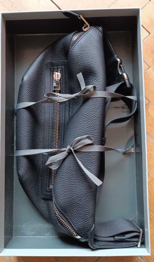 Tom Ford Grain Leather Buckley belt bag, Том Форд чанта за кръст
