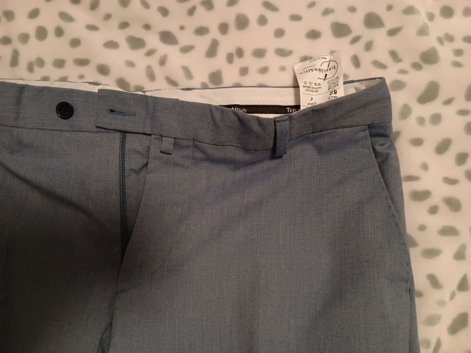 Мъжки костюм с 2 ризи