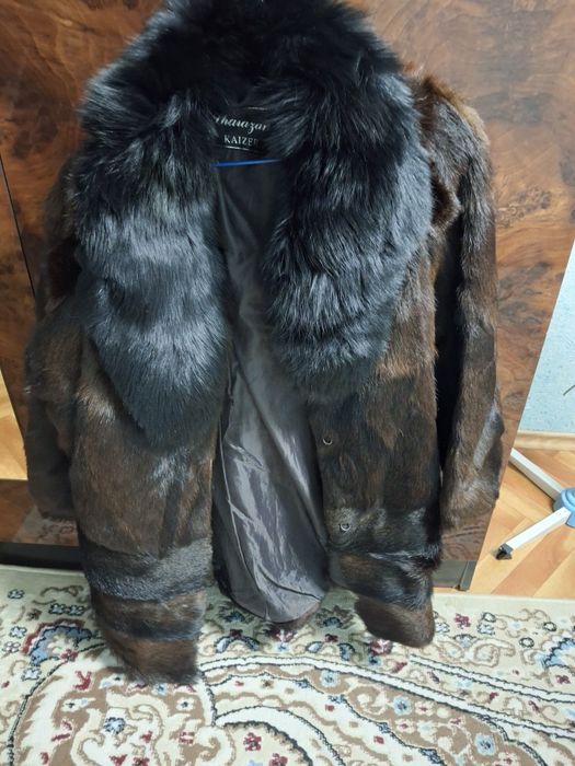 Шуба натуральный мех, пышный воротник размер 50