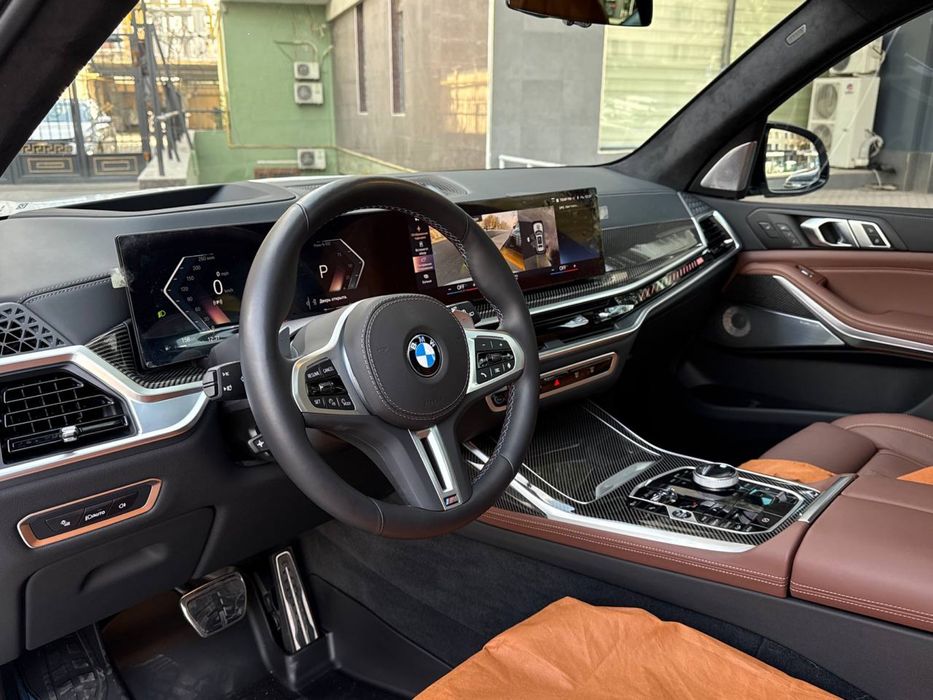 В продаже BMW X7 M60i