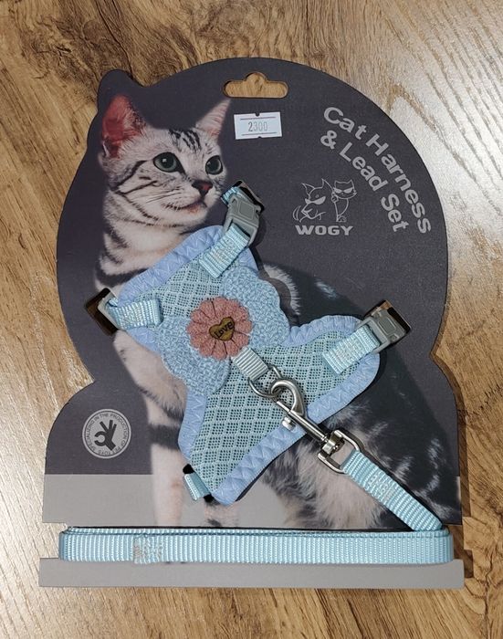 Шлейка-жилетка с поводком для кошек