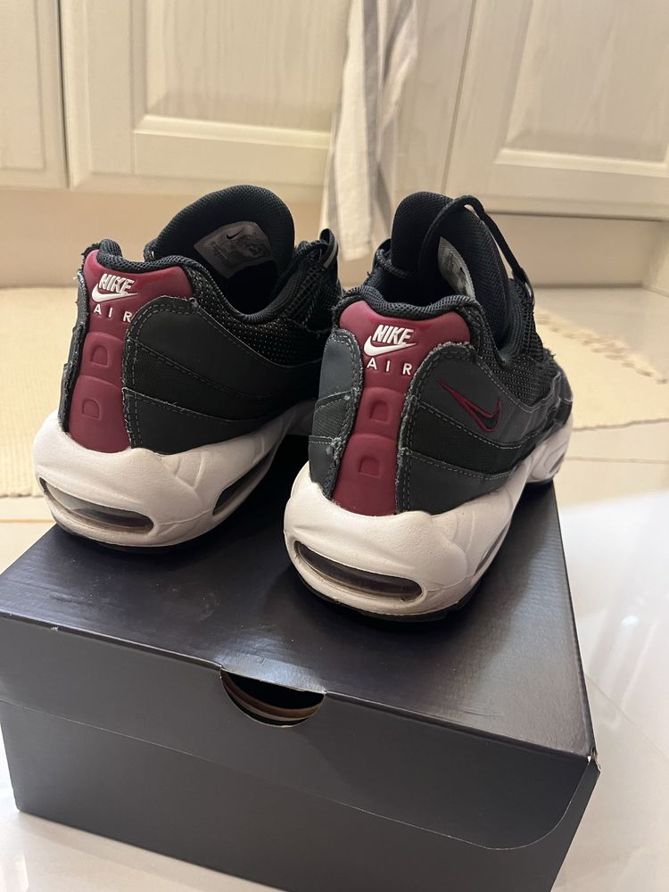 Nike Air Max 95 номер 44 / 10 US