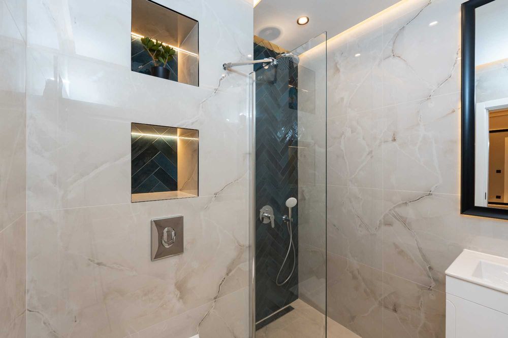 Продава се Двустаен апартамент в Пловдив, Кючук Париж - 71 кв.м за 1957 €/кв.м - Снимка #7