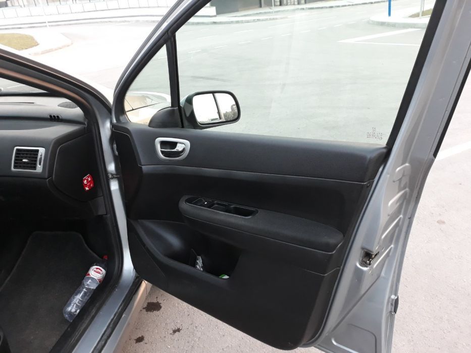 пежо 307 SW 1,6 HDI Peugeot 307 SW само на части