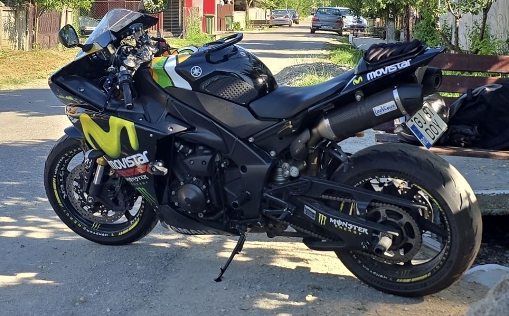 Yamaha R1 2012, crossplane, TCS