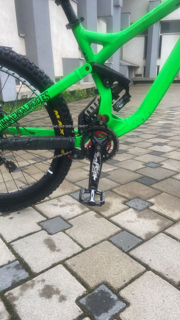 Vând bicicleta full suspension