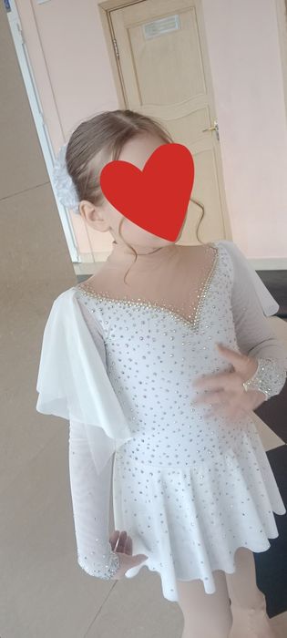 Продаю платья  для фигурного катания