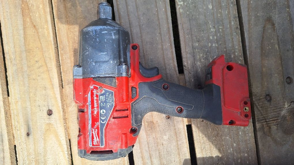 Masina de insurubat cu impact Milwaukee M18 patrat de 3/4;