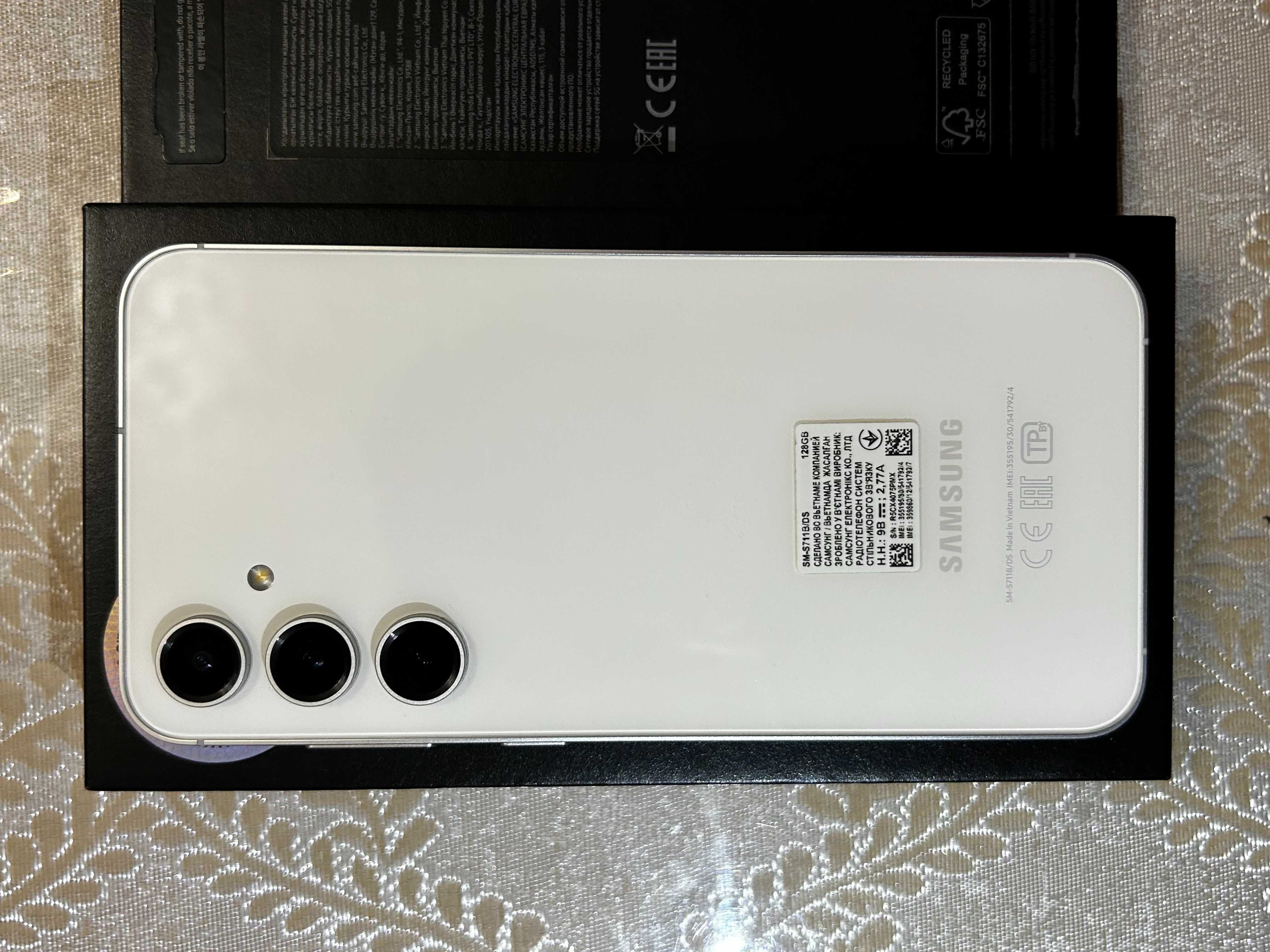 Samsung S 23 FE 128 GB Vietnam. Каробка.
