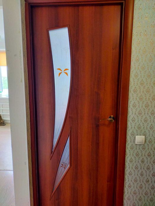 Продам двери в хорошем состоянии