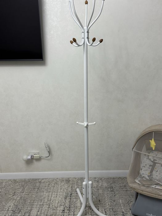 Вешалка для одежды напольная