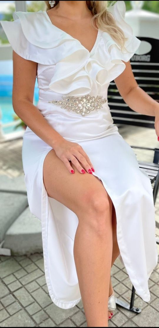 Rochie de ocazie alba midi cu pietre damă mărimea S