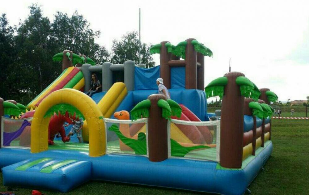 Închiriere echipamente Parc gonflabil - carusel - trenulet electric