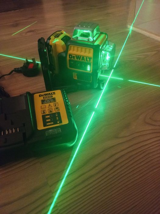 Лазер Dewalt модел DCE089D1G