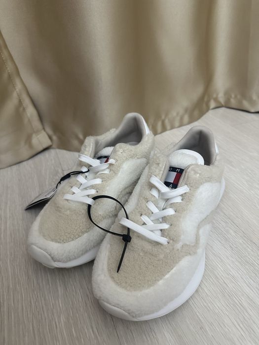 кроссовки новые Tommy Hilfiger