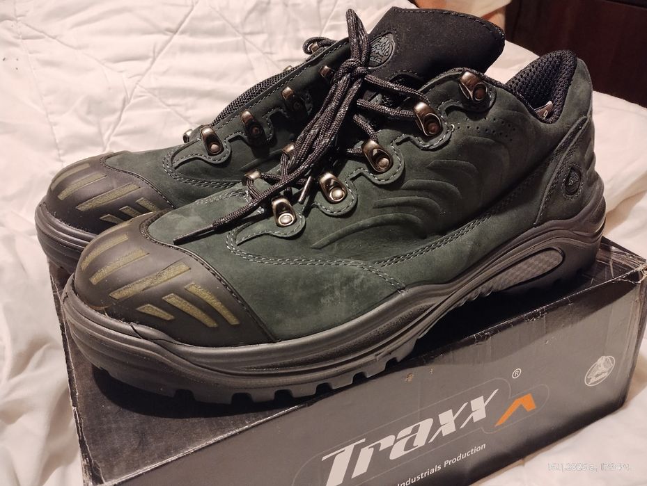 Работни обувки НОВИ