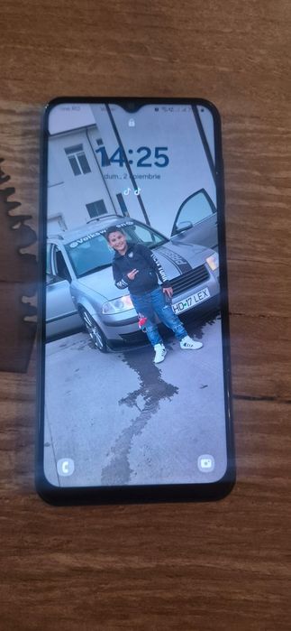 Vând sau schimb Samsung a13