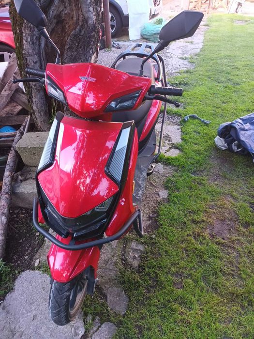 Scuter electric aproape nou 152km