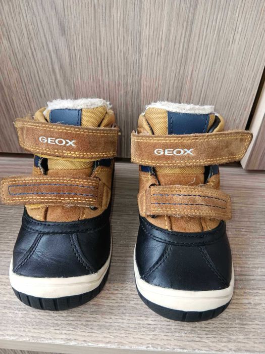Ghete Geox,mărime 22(14 cm interior),stare foarte buna, preț 140 lei!