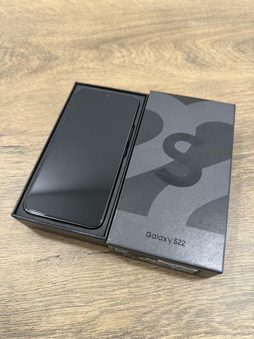 Vând Samsung S22 Phantom Black, 256 GB !
